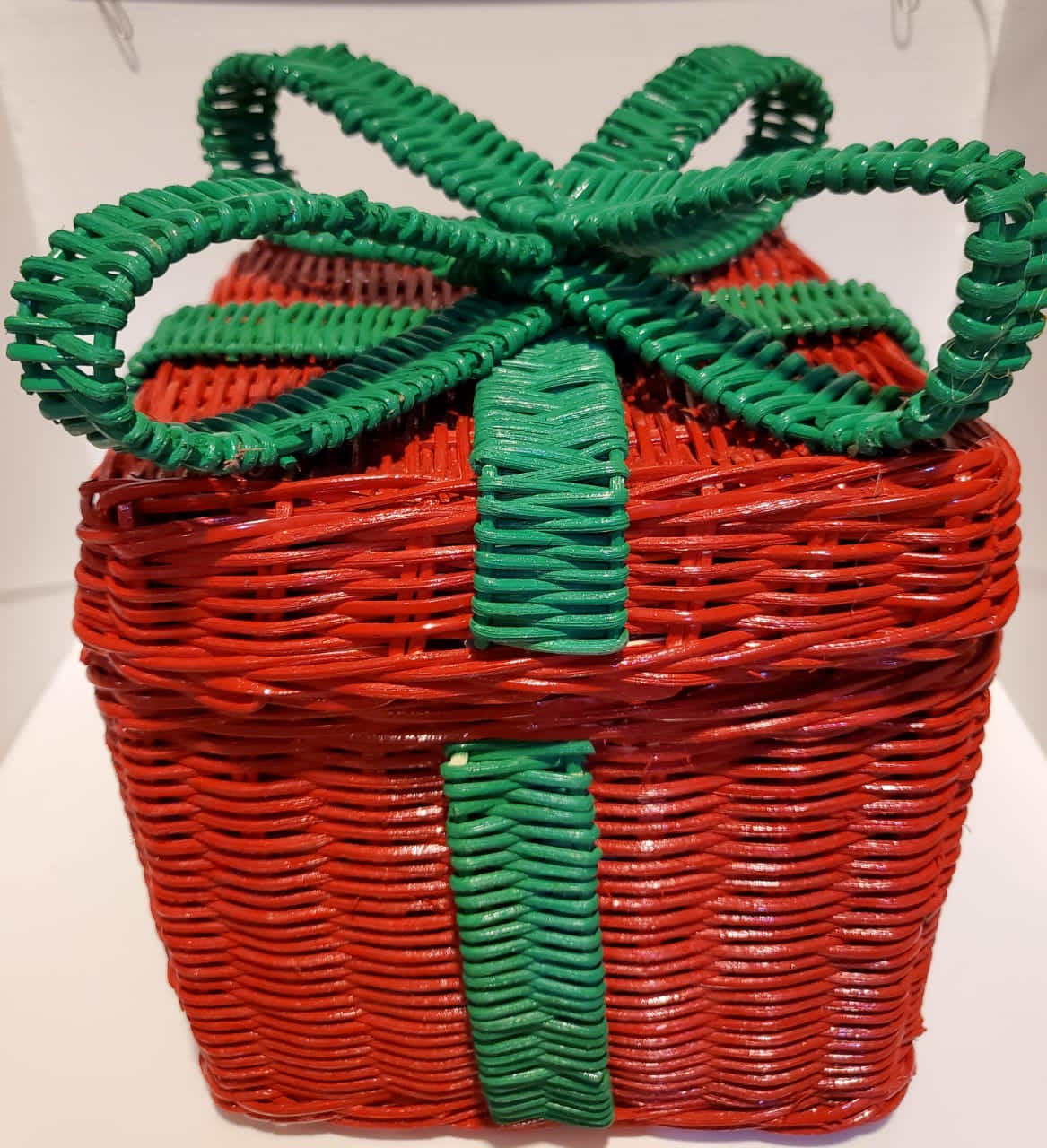 ‘I’m Handmade” Rattan Christmas Giftbox - Ecofrenli.com